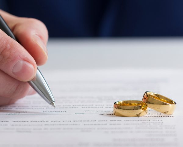 死後離婚を検討する嫁も、されることを恐れる姑も知っておくべきこと